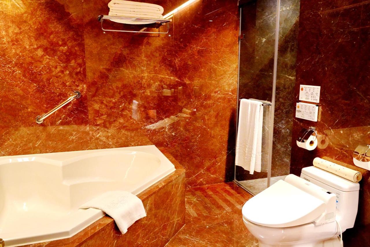Hu House - Taipei Hotel Екстериор снимка