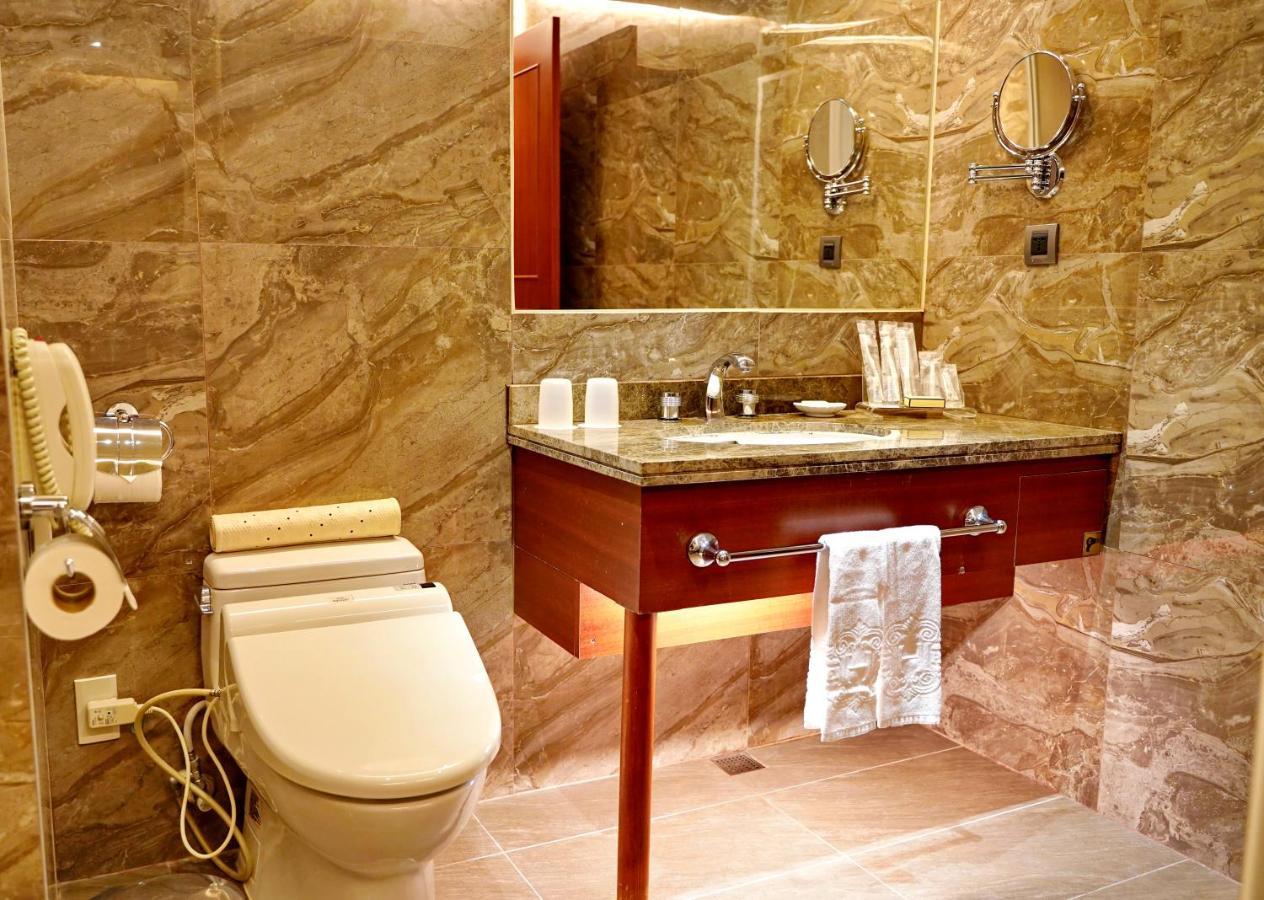 Hu House - Taipei Hotel Екстериор снимка