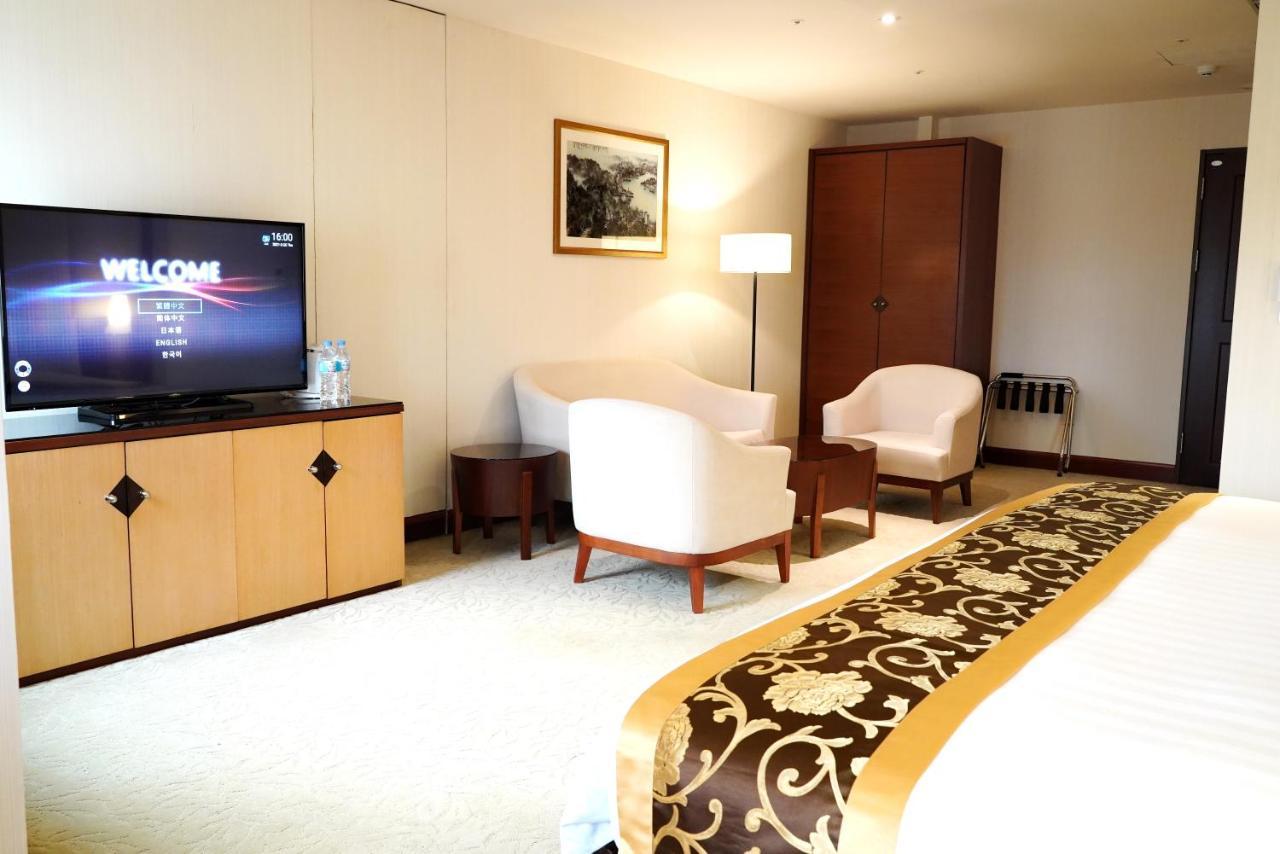 Hu House - Taipei Hotel Екстериор снимка
