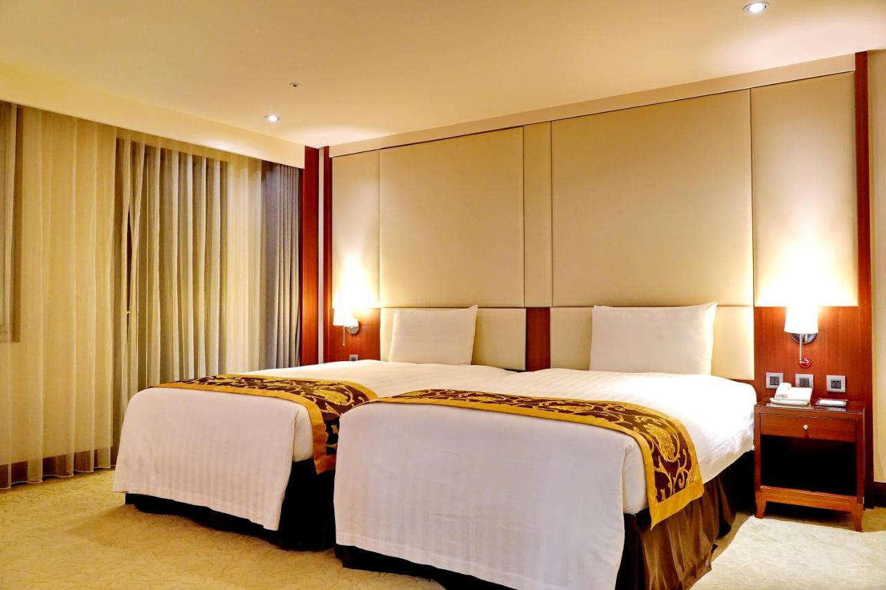 Hu House - Taipei Hotel Екстериор снимка